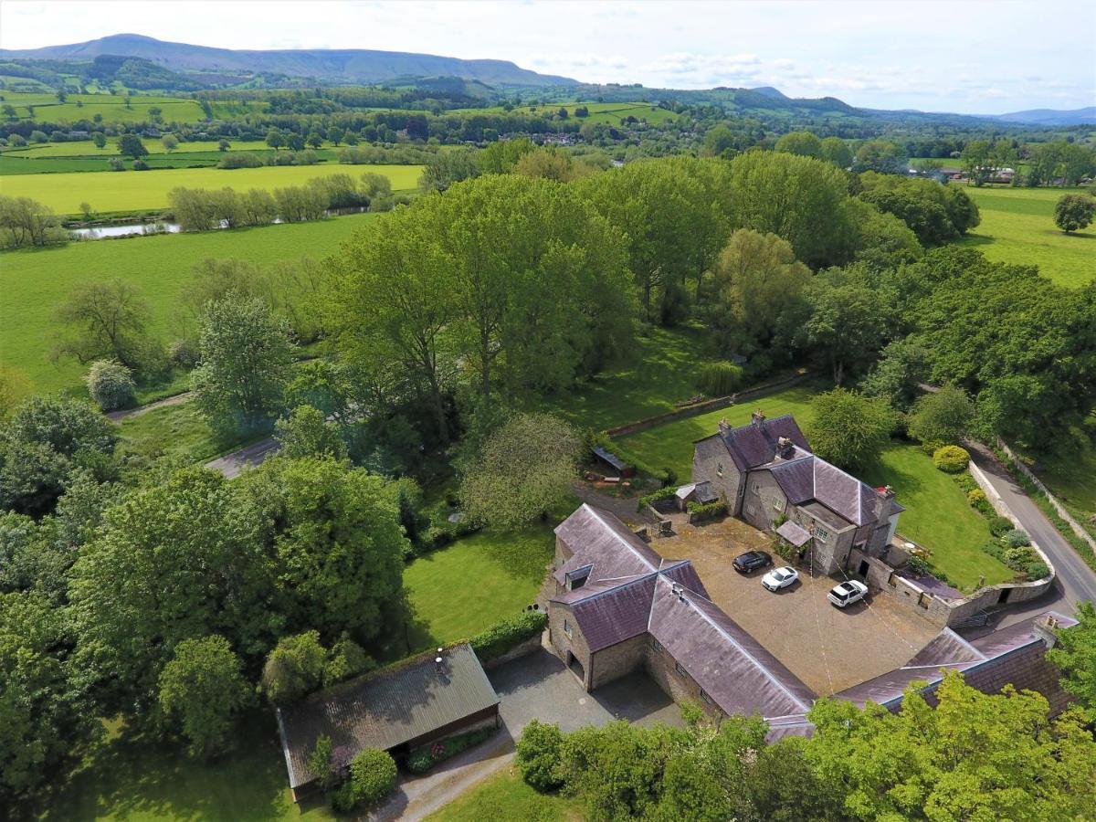 Glanhenwye Courtyard Cottages 글라스버리 외부 사진