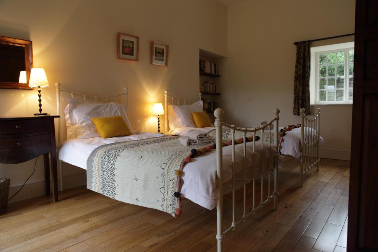 Glanhenwye Courtyard Cottages 글라스버리 외부 사진