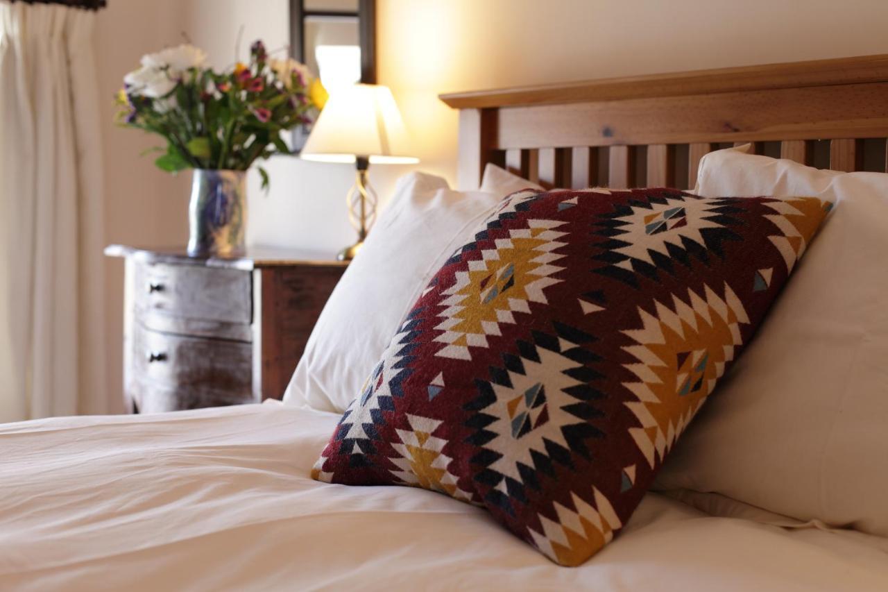 Glanhenwye Courtyard Cottages 글라스버리 외부 사진