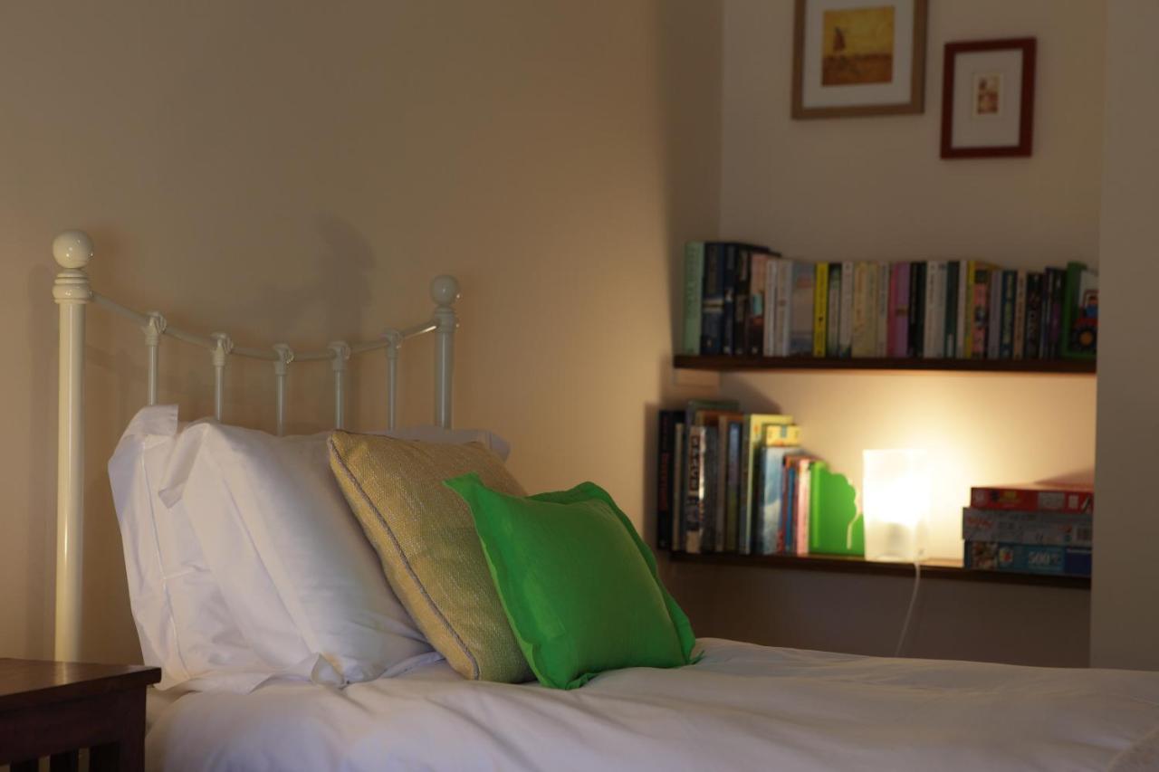Glanhenwye Courtyard Cottages 글라스버리 외부 사진