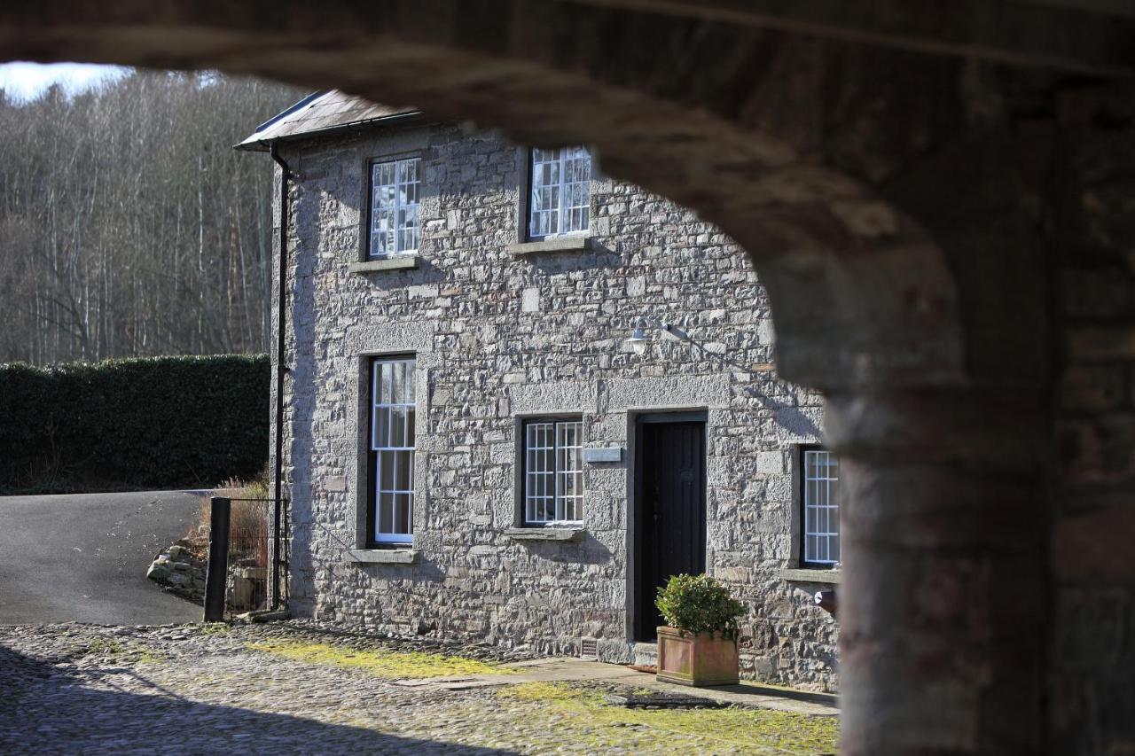 Glanhenwye Courtyard Cottages 글라스버리 외부 사진