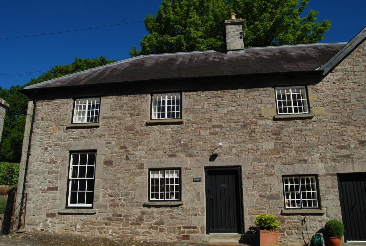 Glanhenwye Courtyard Cottages 글라스버리 외부 사진