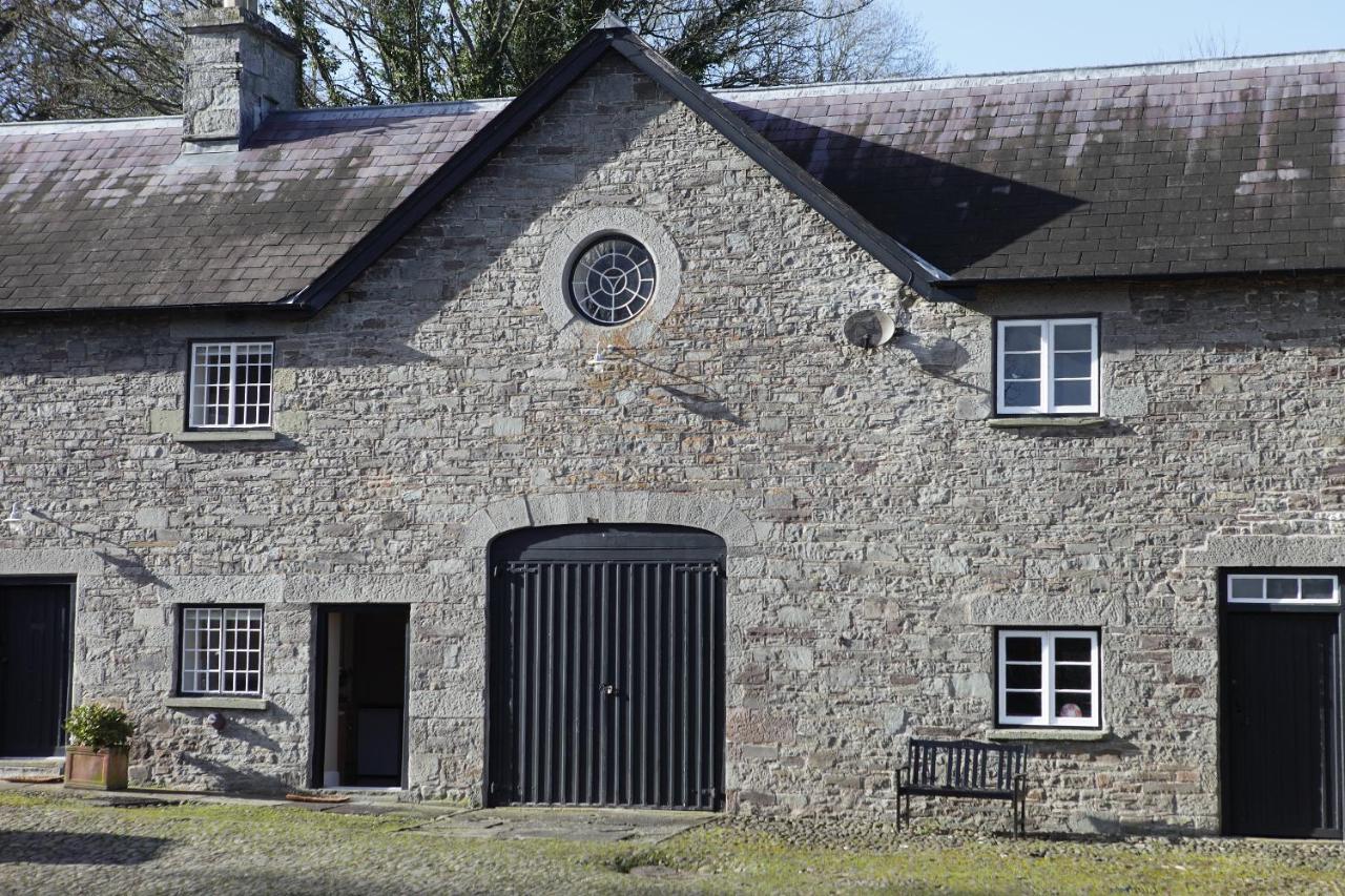 Glanhenwye Courtyard Cottages 글라스버리 외부 사진