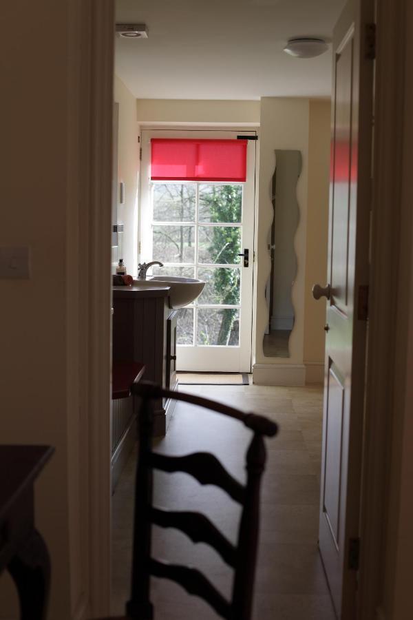 Glanhenwye Courtyard Cottages 글라스버리 외부 사진