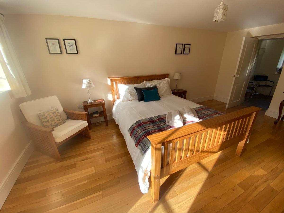 Glanhenwye Courtyard Cottages 글라스버리 외부 사진