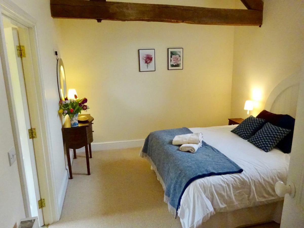 Glanhenwye Courtyard Cottages 글라스버리 외부 사진