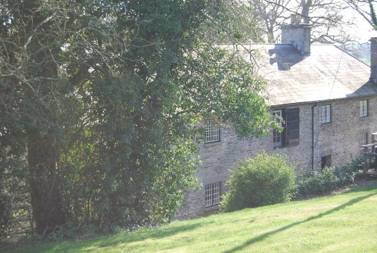 Glanhenwye Courtyard Cottages 글라스버리 외부 사진