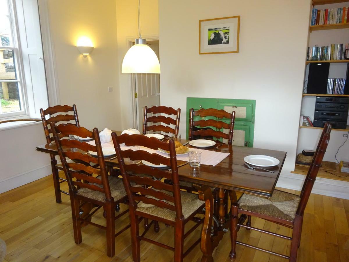 Glanhenwye Courtyard Cottages 글라스버리 외부 사진