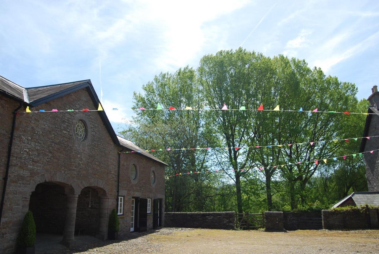 Glanhenwye Courtyard Cottages 글라스버리 외부 사진