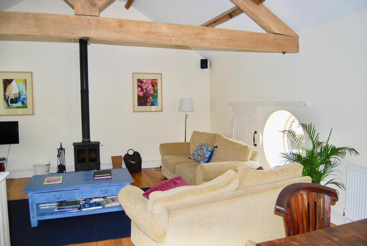 Glanhenwye Courtyard Cottages 글라스버리 외부 사진